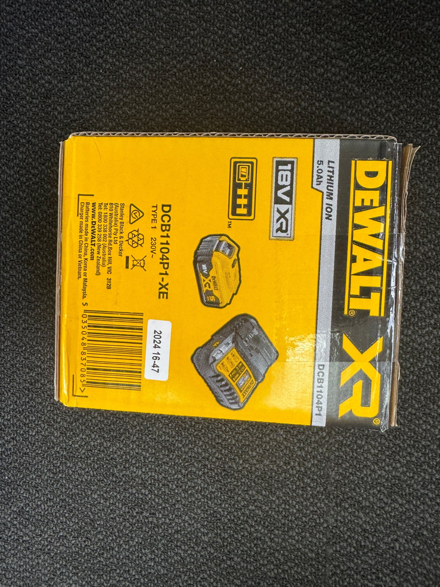 Dewalt Tool Battery 5.0Ah & Charger Kit DCB1104P1-XE