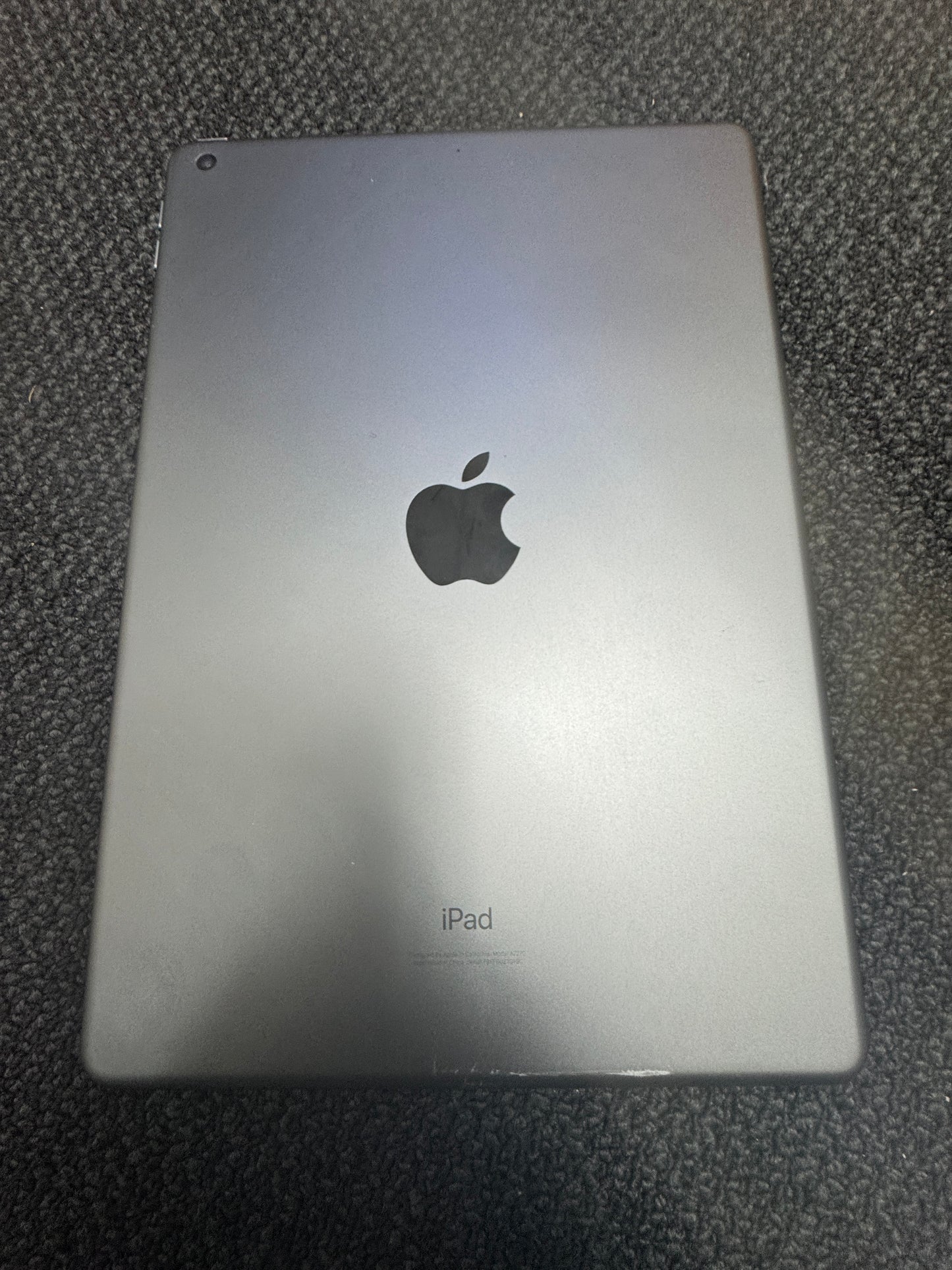 Very Good iPad 10.2'' 8th gen 32GB 2021 Battery health 97%